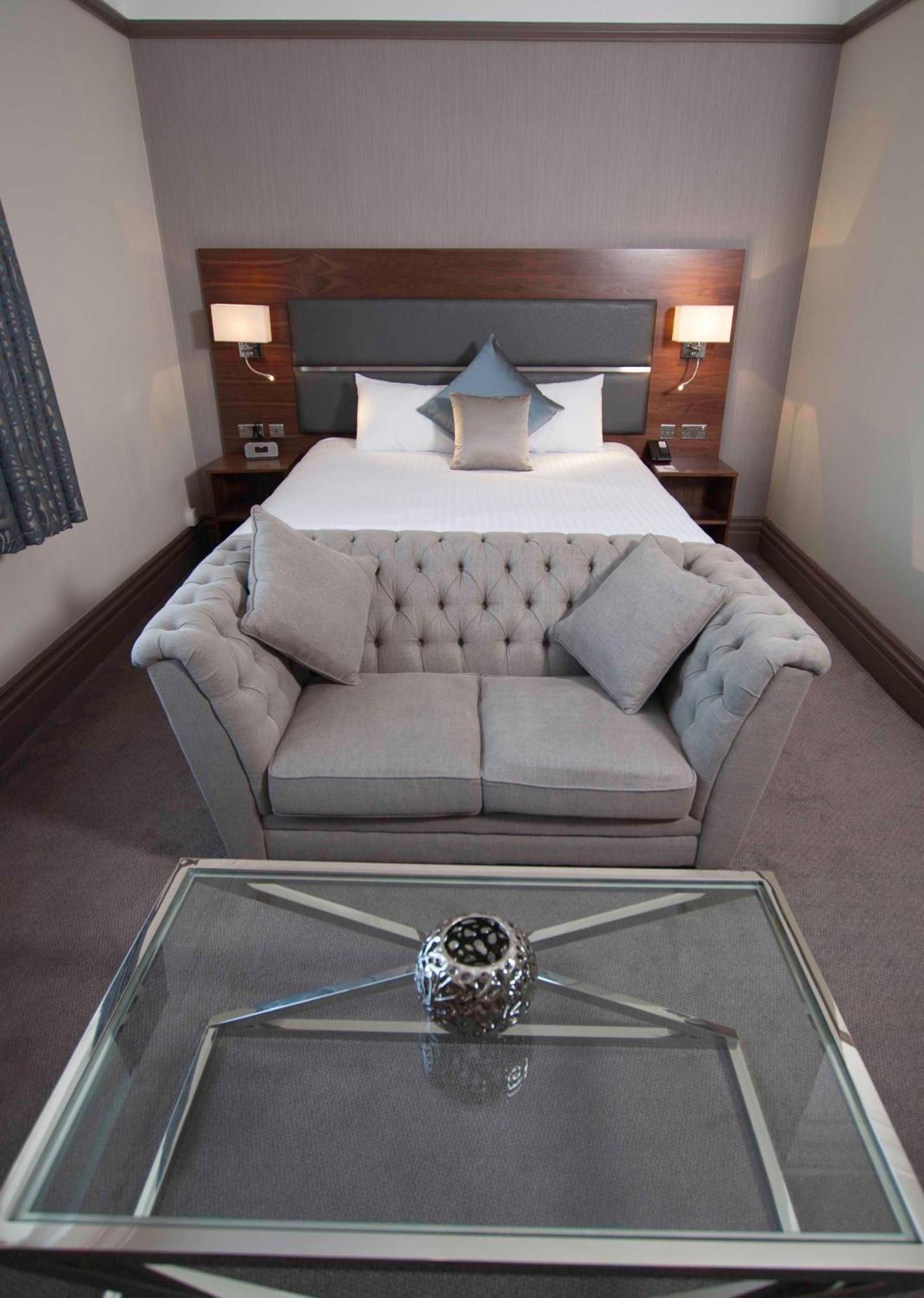 Best Western Chilworth Manor Hotel Exterior photo